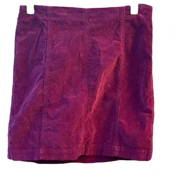 Free People women's size 6 burgundy corduroy mini skirt with zipper on b… - Picture 1 of 4